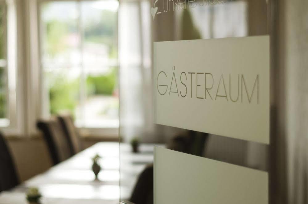 Gaestehaus "Unsere Stadtvilla" 헤힝겐 외부 사진