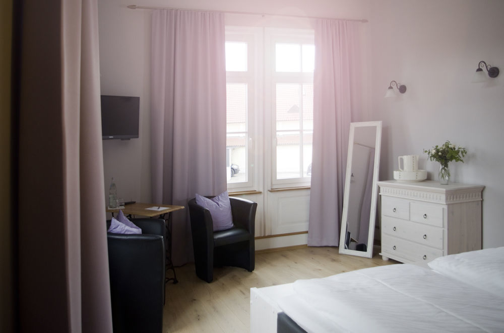 Gaestehaus "Unsere Stadtvilla" 헤힝겐 외부 사진